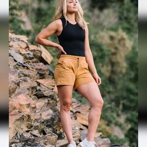 NWT Zyia dark khaki Canyon shorts Size Medium